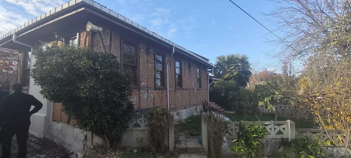 DÜZCE’DE O TÜRBENİN ÇALIŞMALARI SÜRÜYOR