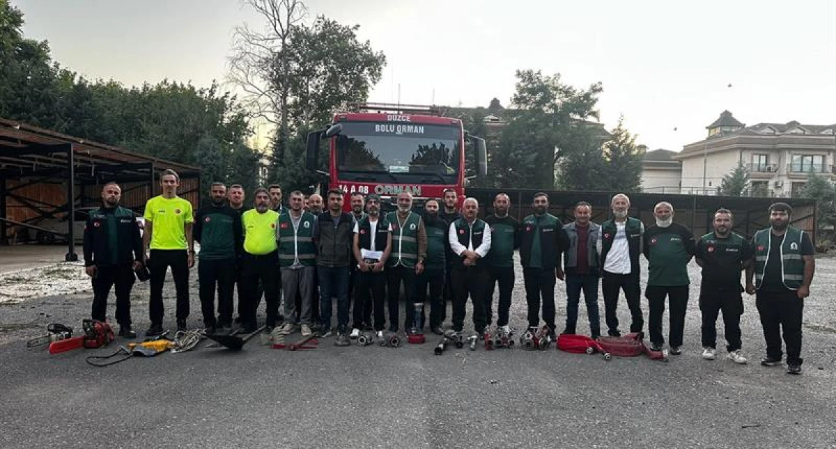 D&uuml;zce&rsquo;de orman yangını g&ouml;n&uuml;ll&uuml;s&uuml; eğitimi verildi.