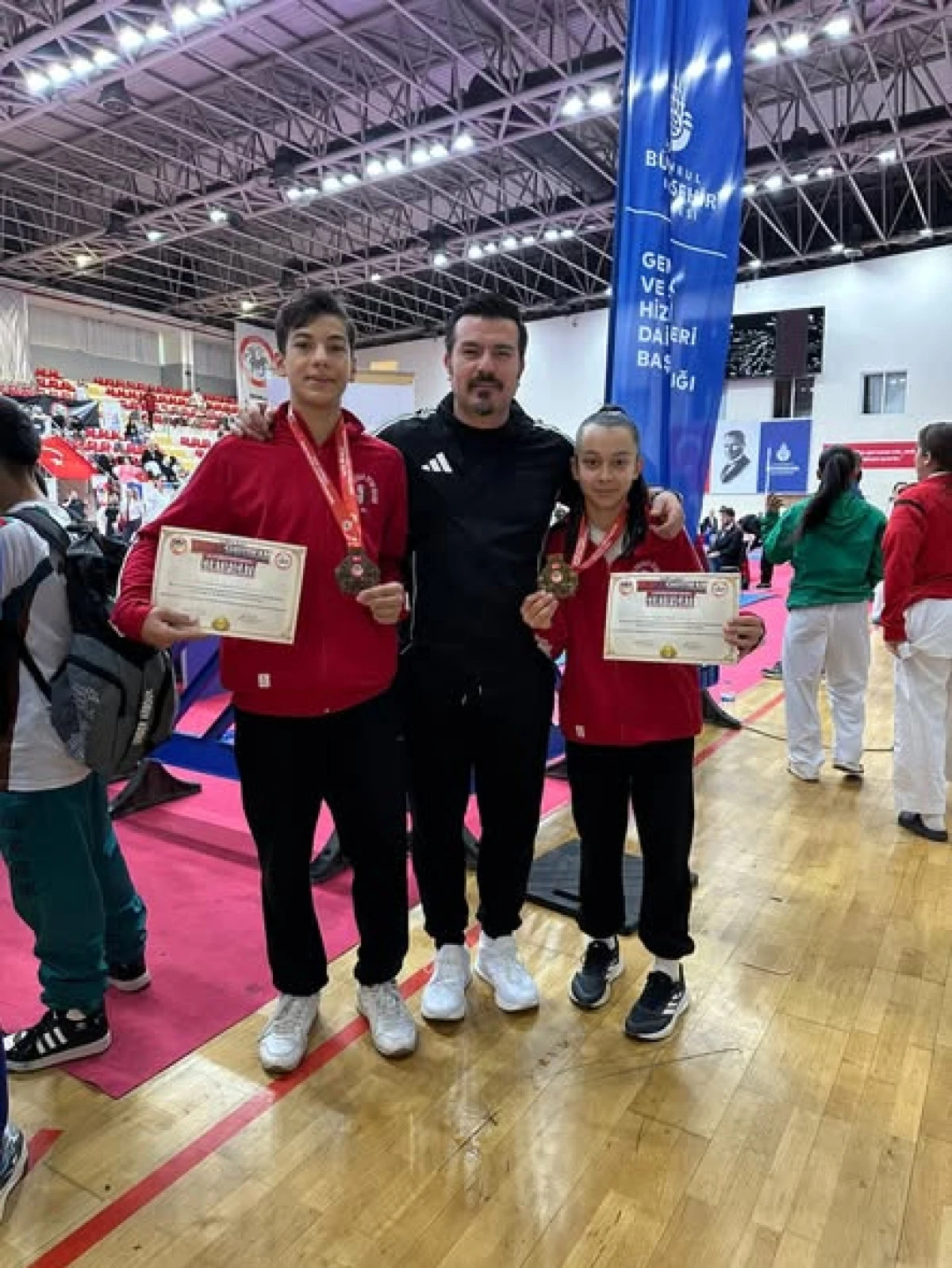 D&uuml;zceli Sporculardan D&uuml;nya Şampiyonasında B&uuml;y&uuml;k Başarı