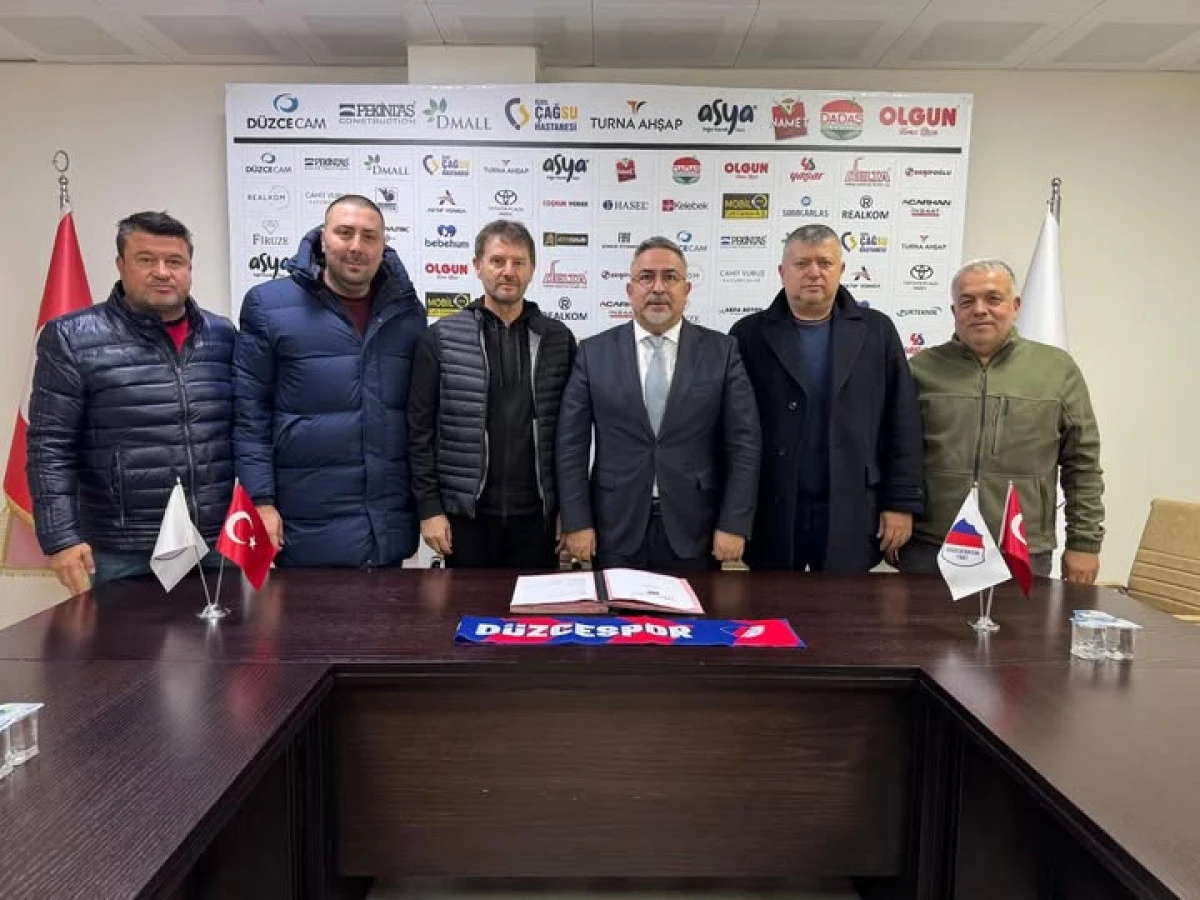 D&Uuml;ZCESPOR HOCASINI BULDU
