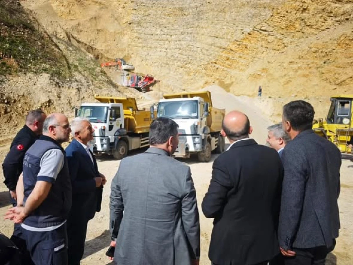 EDİLLİ VE PAŞALAR K&Ouml;Y&Uuml; YOLU ASFALTLA BULUŞUYOR