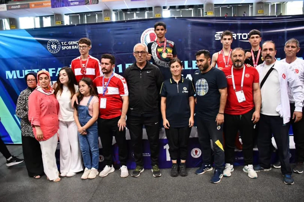 Emir Yılmaz T&uuml;rkiye Şampiyonu Oldu