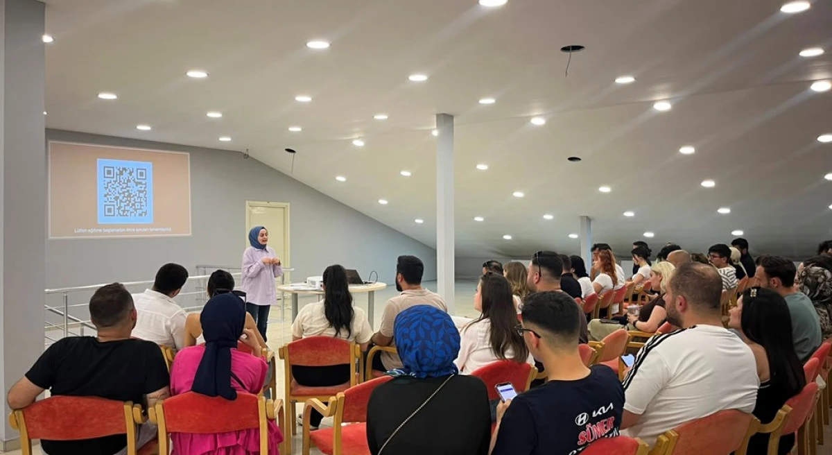 Evlenecek Gen&ccedil;lerin Desteklenmesi Projesi Kapsamında Eğitim Programı D&uuml;zenlendi.