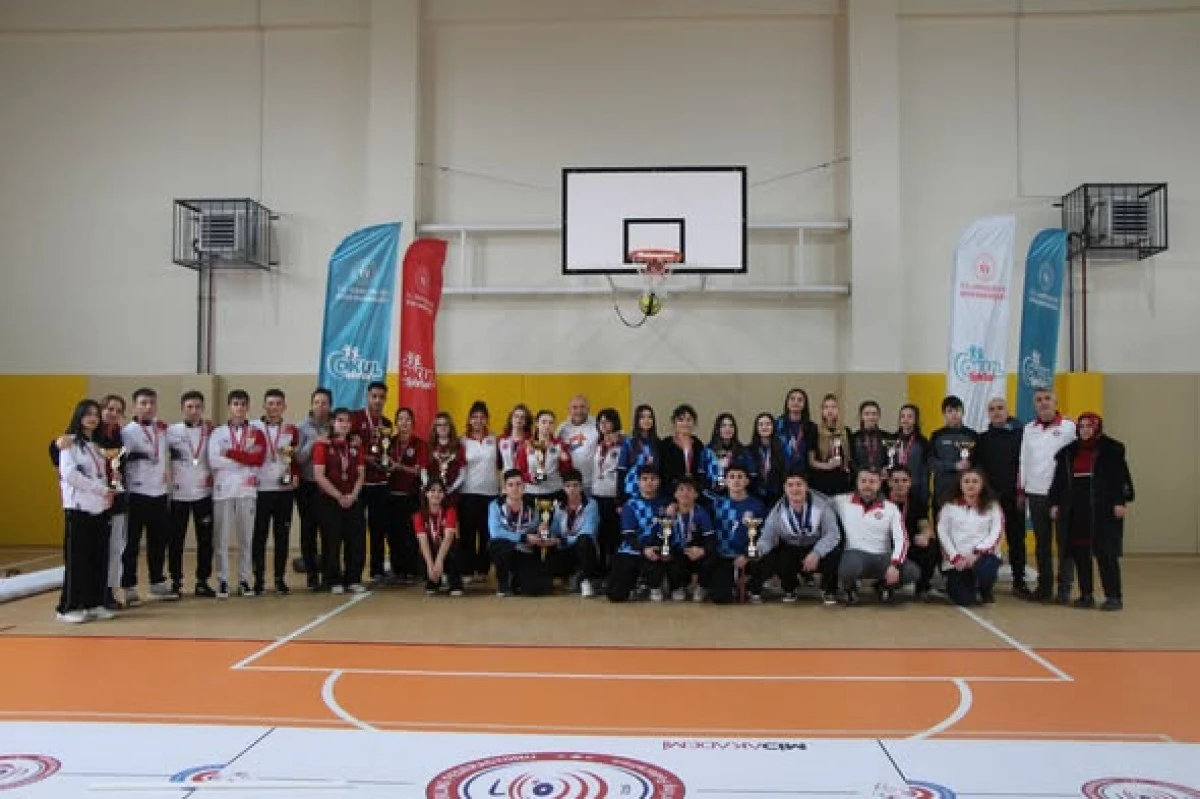 Floor Curling Gen&ccedil;ler M&uuml;sabakaları Tamamlandı