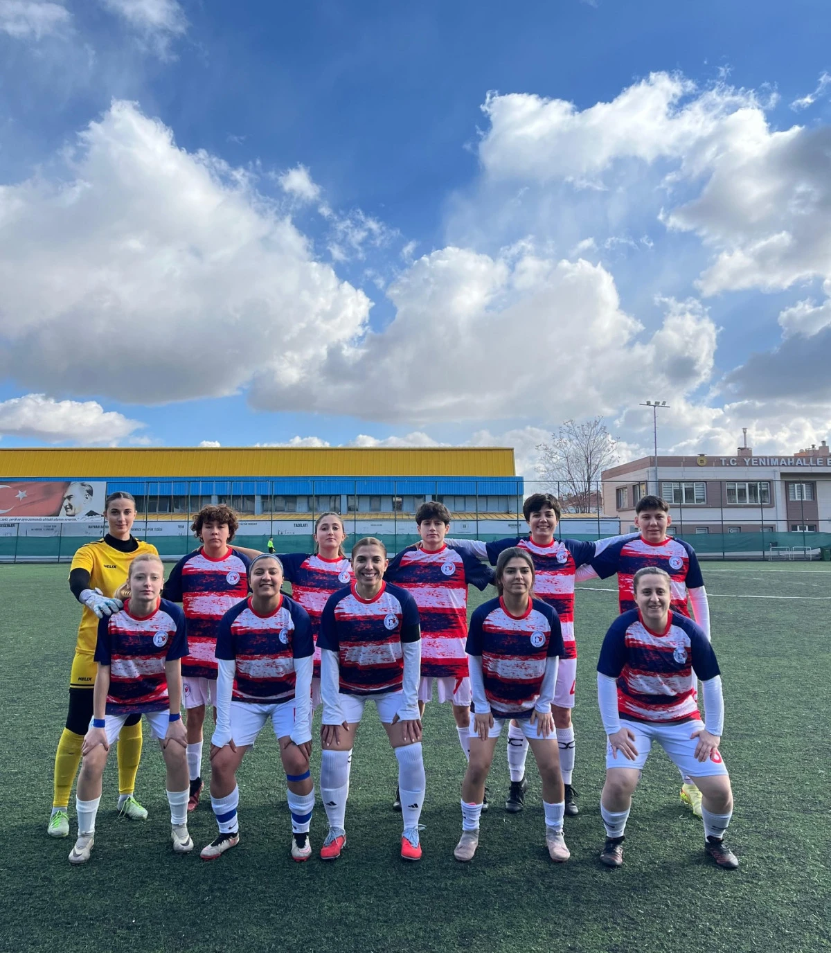 FUTBOLDA KIZLARIMIZ ANKARA DAN  ELİ BOŞ D&Ouml;ND&Uuml;