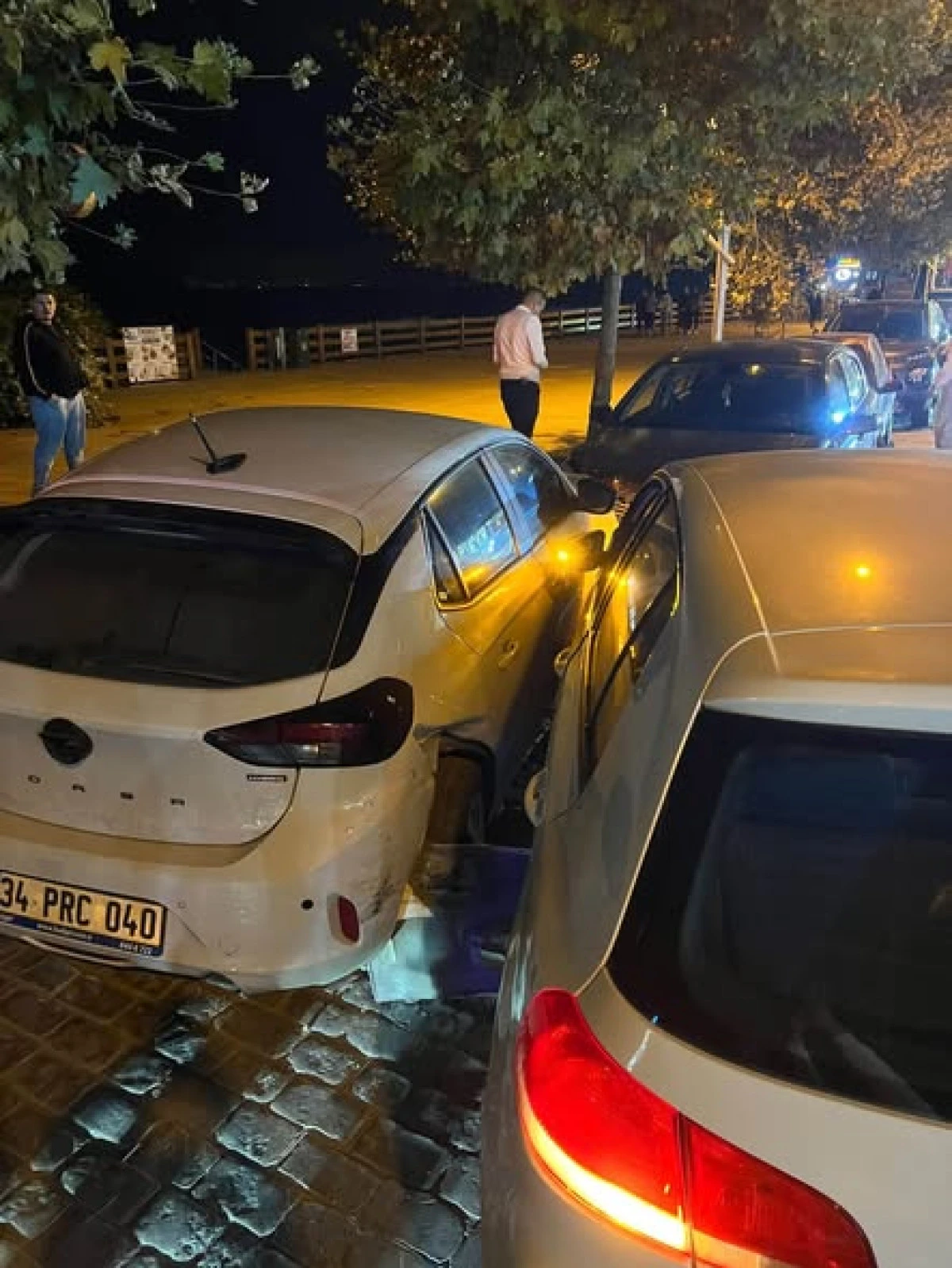 Gecenin Sıcak Haberi-3 Araca &Ccedil;arpan S&uuml;r&uuml;c&uuml; Olay Yerinden Ka&ccedil;tı