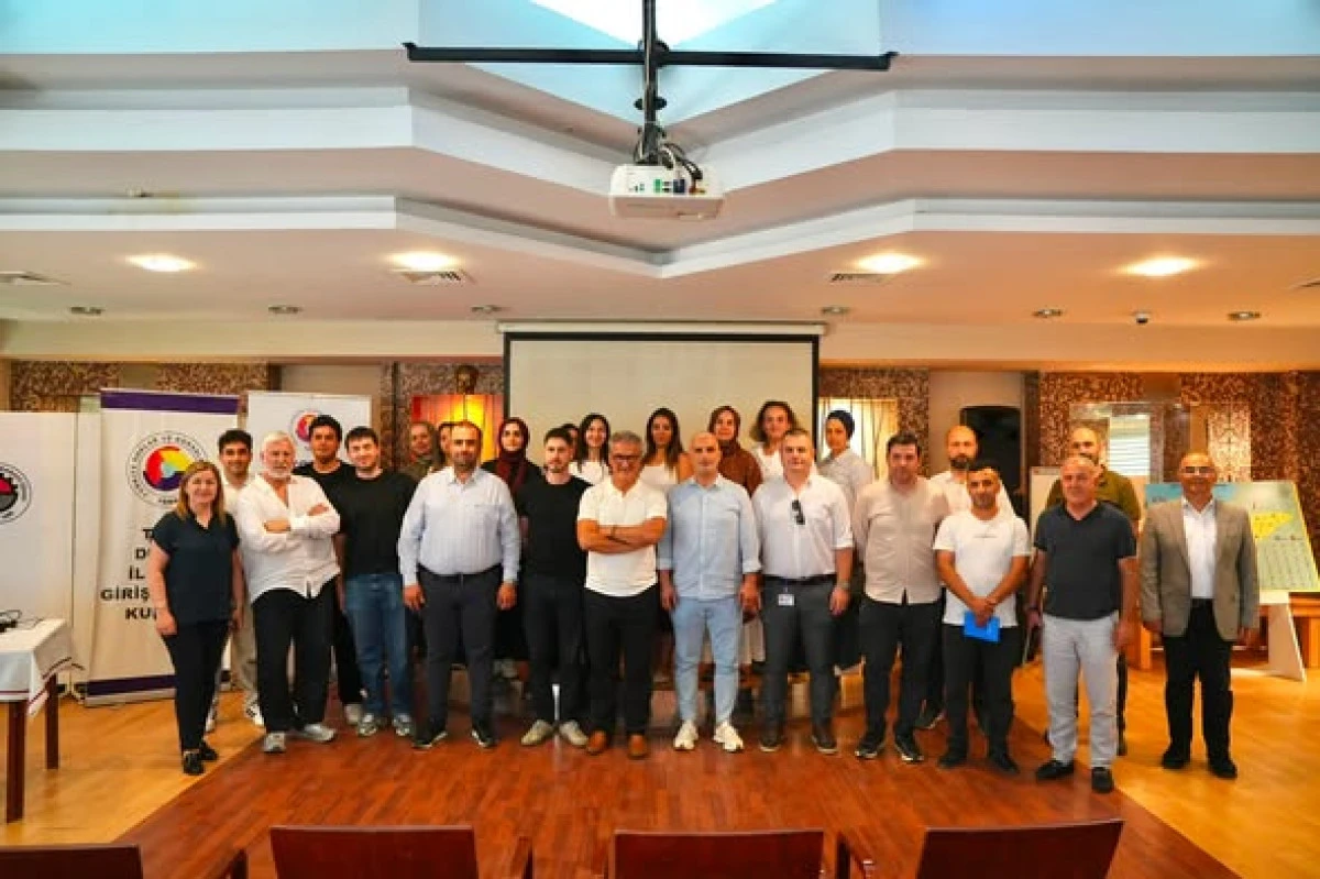 Geleceğin Sanayisi, Bug&uuml;n&uuml;n Liderleri Semineri Ger&ccedil;ekleştirildi