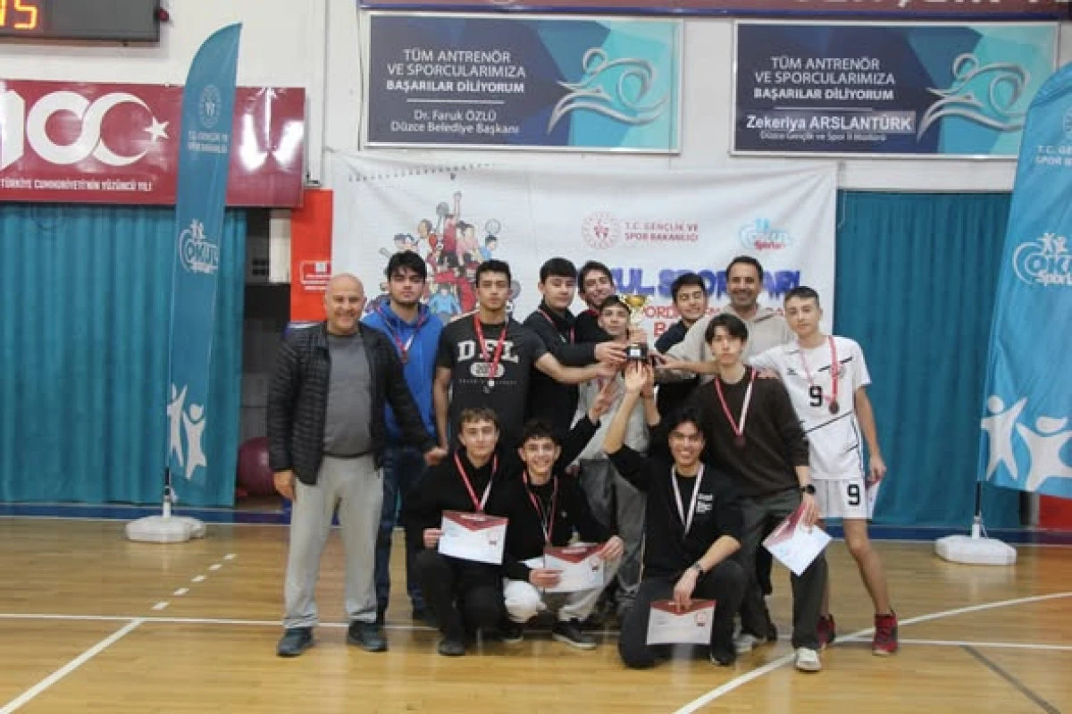 Genç Erkekler Voleybol Müsabakaları Tamamlandı