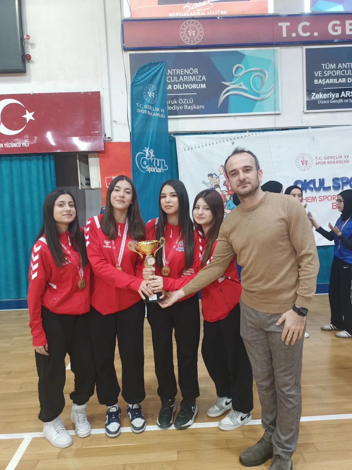 Gen&ccedil;ler Dart M&uuml;sabakaları Sona Erdi