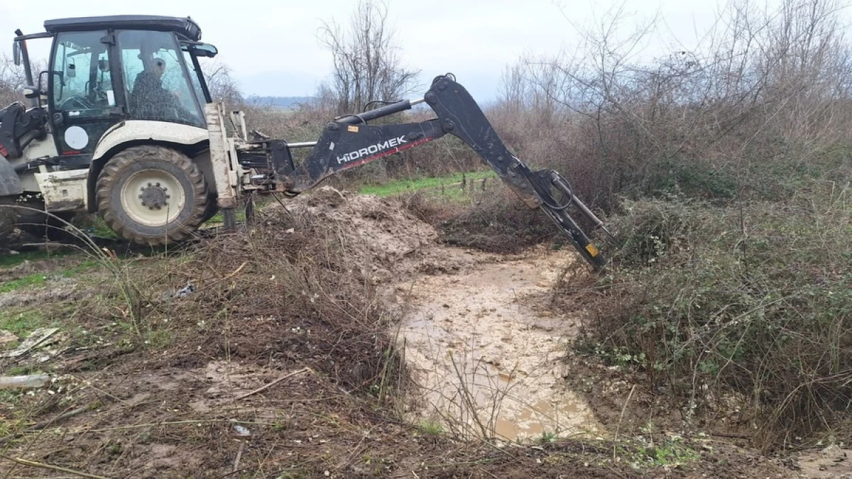 G&Ouml;LYAKA DA BELEDİYE EKİPLERİ SAHADA