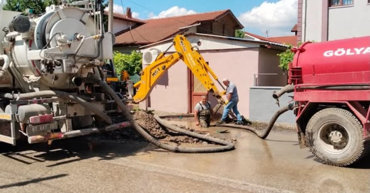 G&Ouml;LYAKA&rsquo;DA ALTYAPI &Ccedil;ALIŞMALARI ARALIKSIZ DEVAM EDİYOR