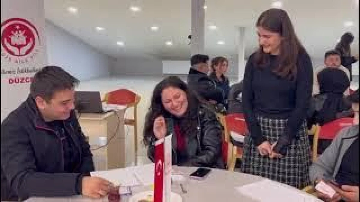 (G&ouml;r&uuml;nt&uuml;l&uuml;) AİLE BULUŞMASI PROGRAMINDA GEN&Ccedil; &Ccedil;İFTLERLE BİR ARAYA GELİNDİ