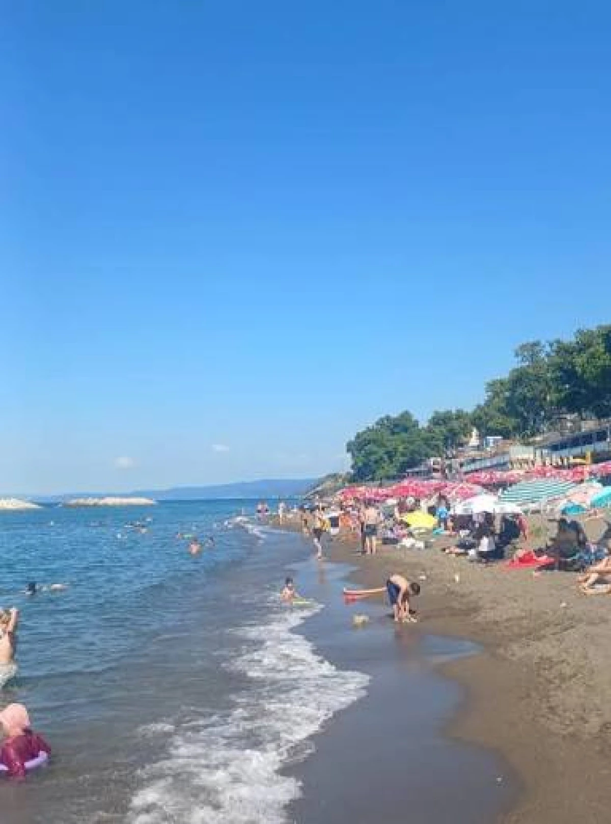 (G&ouml;r&uuml;nt&uuml;l&uuml;) AK&Ccedil;AKOCA&rsquo;DA BUG&Uuml;N DENİZ KEYFİ BİR BAŞKA!