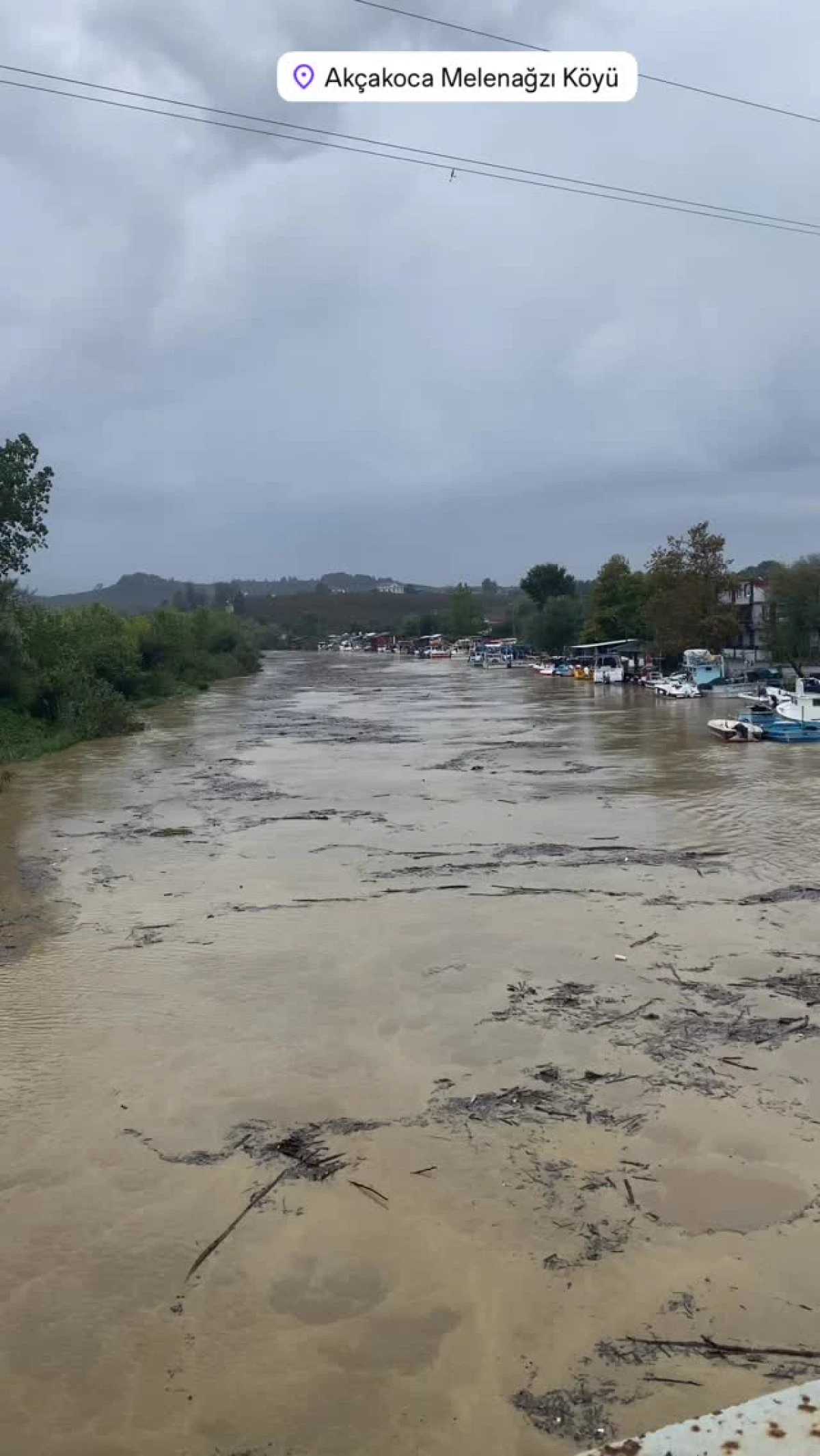 (G&ouml;r&uuml;nt&uuml;l&uuml;) AK&Ccedil;AKOCA&rsquo;DA ŞİDDETLİ YAĞIŞ DERELERİ TAŞIRDI
