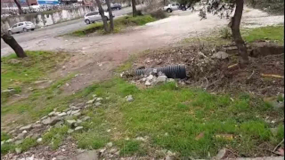 (G&ouml;r&uuml;nt&uuml;l&uuml;) AK&Ccedil;AKOCA&rsquo;NIN G&Ouml;BEĞİNDE UTAN&Ccedil; TABLO: 