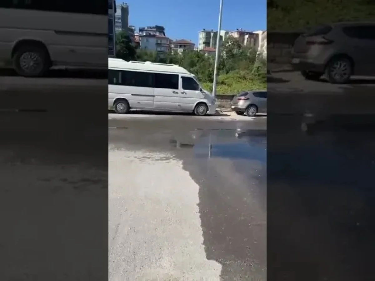 (G&ouml;r&uuml;nt&uuml;l&uuml;) &Uuml;NİVERSİTE YOLUNDA KANALİZASYON TAŞTI: 