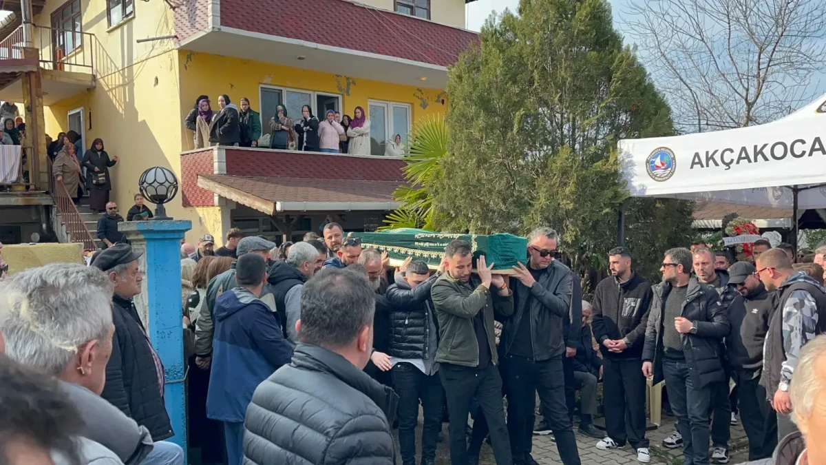 (G&ouml;r&uuml;nt&uuml;l&uuml;) Volkan Berberoğlu, k&ouml;y&uuml;nde toprağa verildi