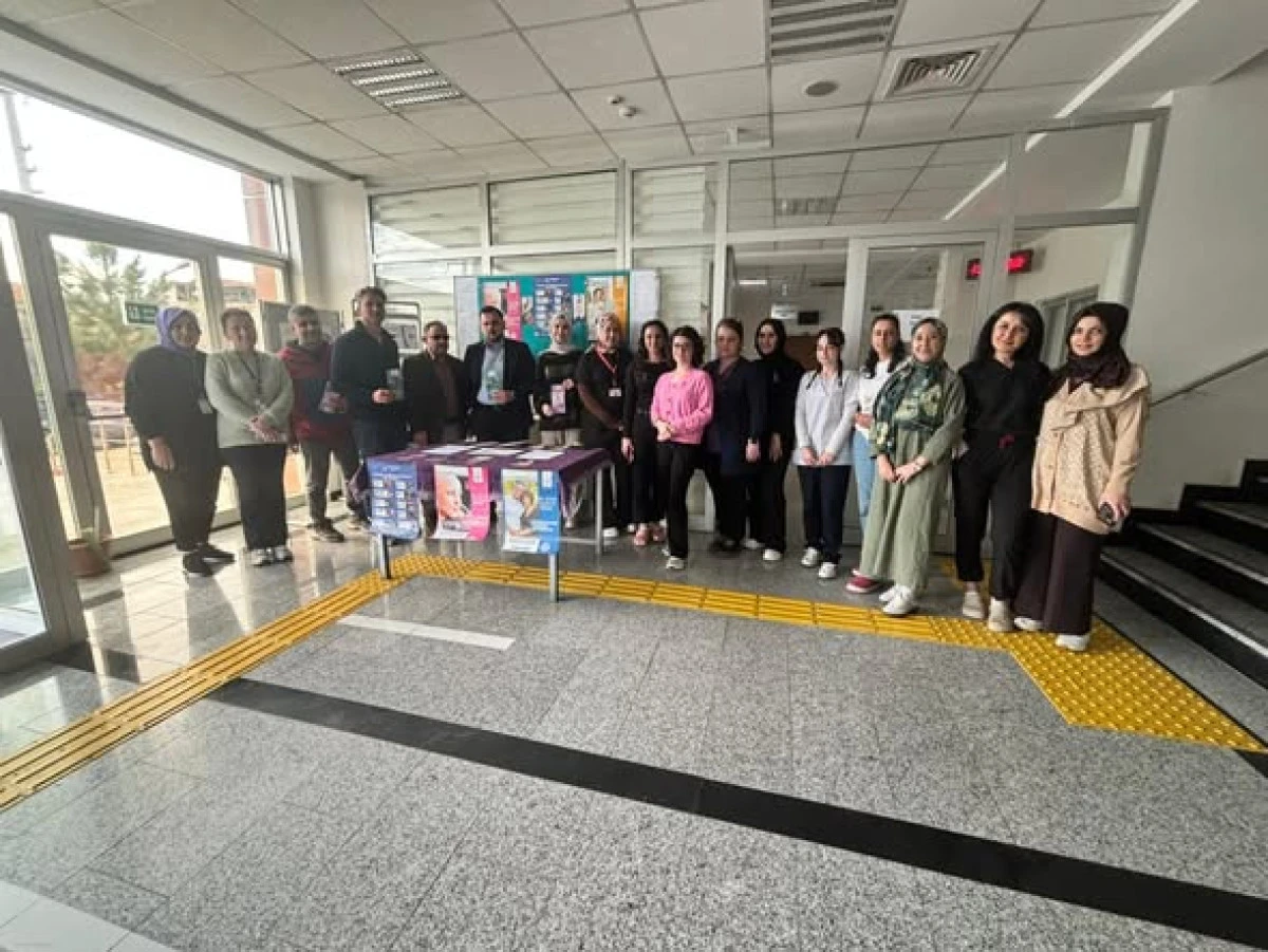 G&uuml;m&uuml;şova İl&ccedil;e Devlet Hastanesi&rsquo;nde farkındalık standı a&ccedil;ıldı.