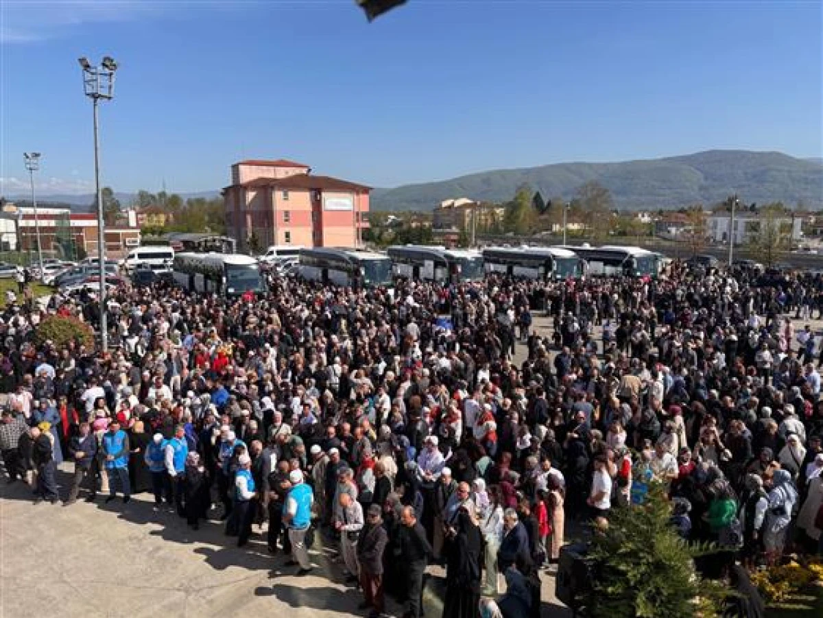 Hacı Adayları dualarla yola &ccedil;ıktı
