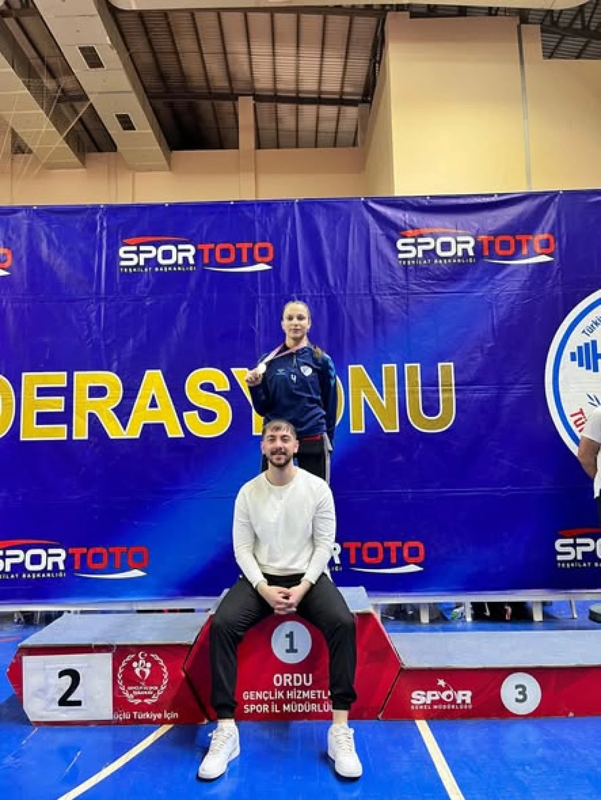 HALTER DE D&Uuml;ZCE NİN GURURU OLDULAR