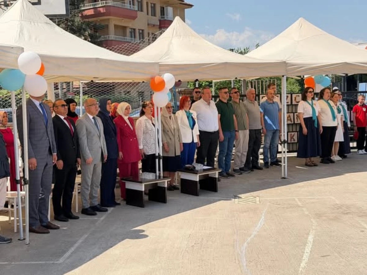 Hayat Birlikte G&uuml;zel: Hepimiz Bir&rsquo;iz Programı B&uuml;y&uuml;k Beğeni Topladı