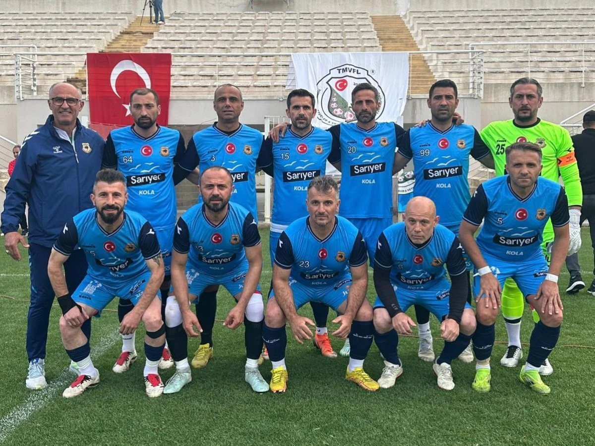 Hendek Veteranlar T&uuml;rkiye&rsquo;nin Zirvesinde: 3. Kez Şampiyon Oldular