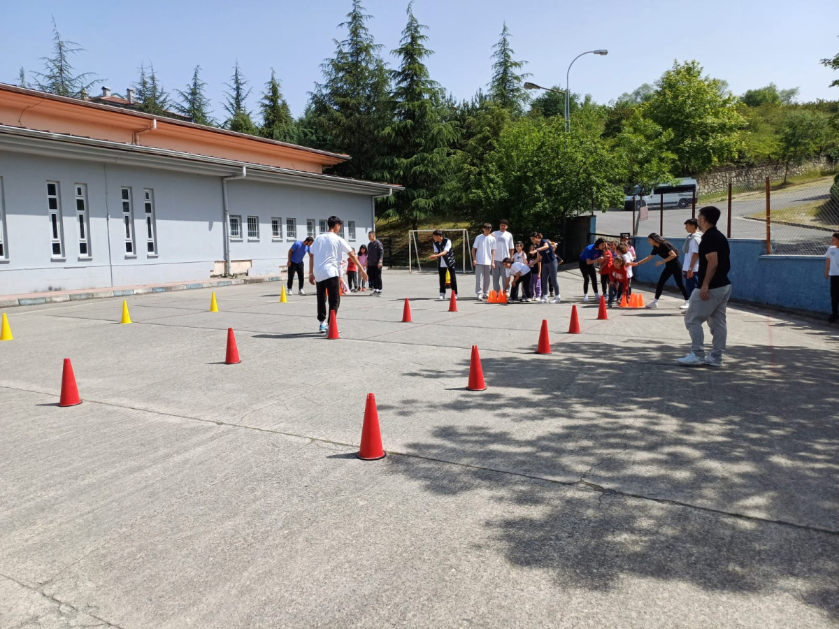 İFET-İlkokul Fiziksel Etkinlik Oyunları Etkinliği Yapıldı.