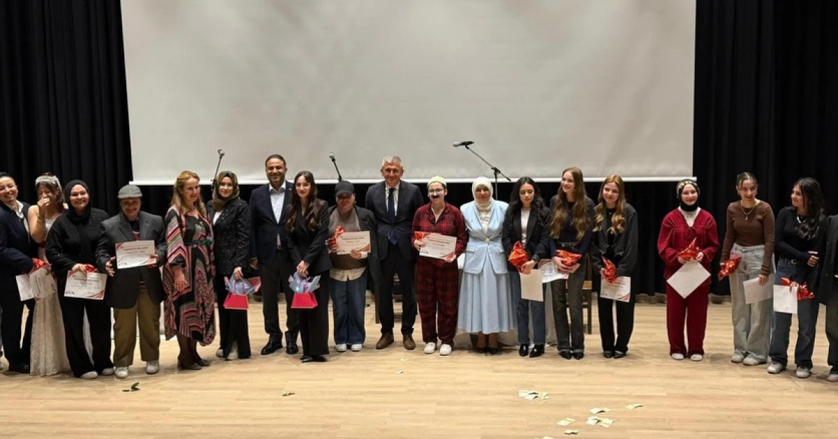 &ldquo;İlk Yardım Tiyatro G&ouml;sterisine b&uuml;y&uuml;k ilgi