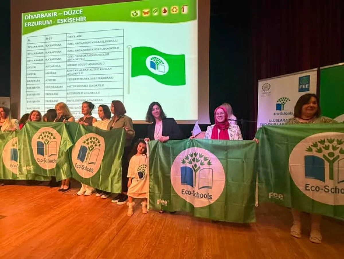 İlk Yeşil Bayrak Birsen G&uuml;&ccedil;l&uuml; Anaokulu&rsquo;ndan Geldi!