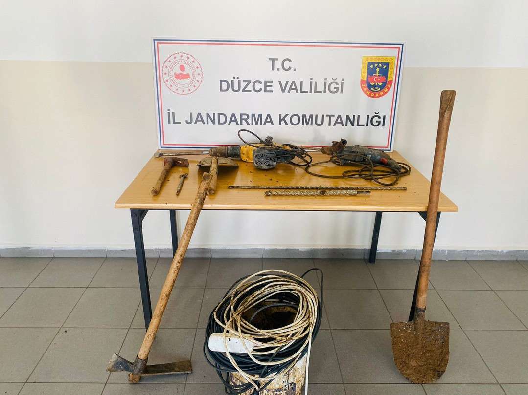 KAÇAK KAZI YAPANLAR YAKALANDI