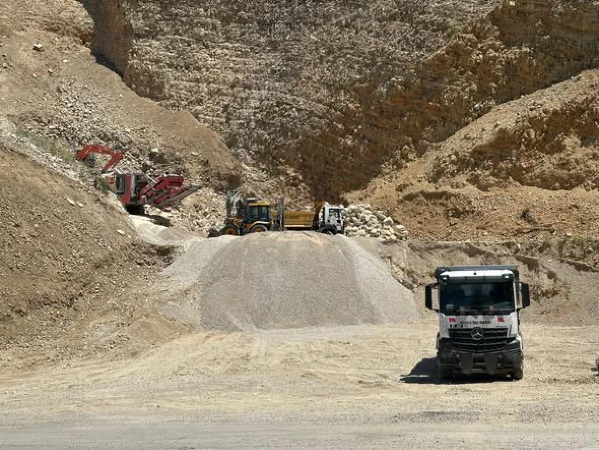 KARATAVUK VE KURUKAVAK K&Ouml;YLERİ BAĞLANTI YOLUNDA &Ccedil;ALIŞMALAR S&Uuml;R&Uuml;YOR