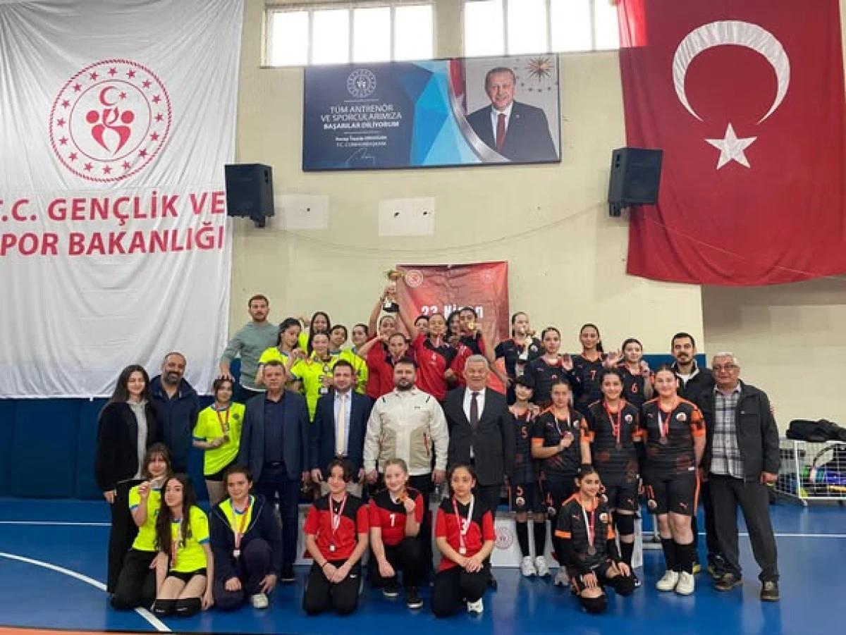 Kaynaşlı&rsquo;da 23 Nisan TBMM Kupası Heyecanı Sona Erdi