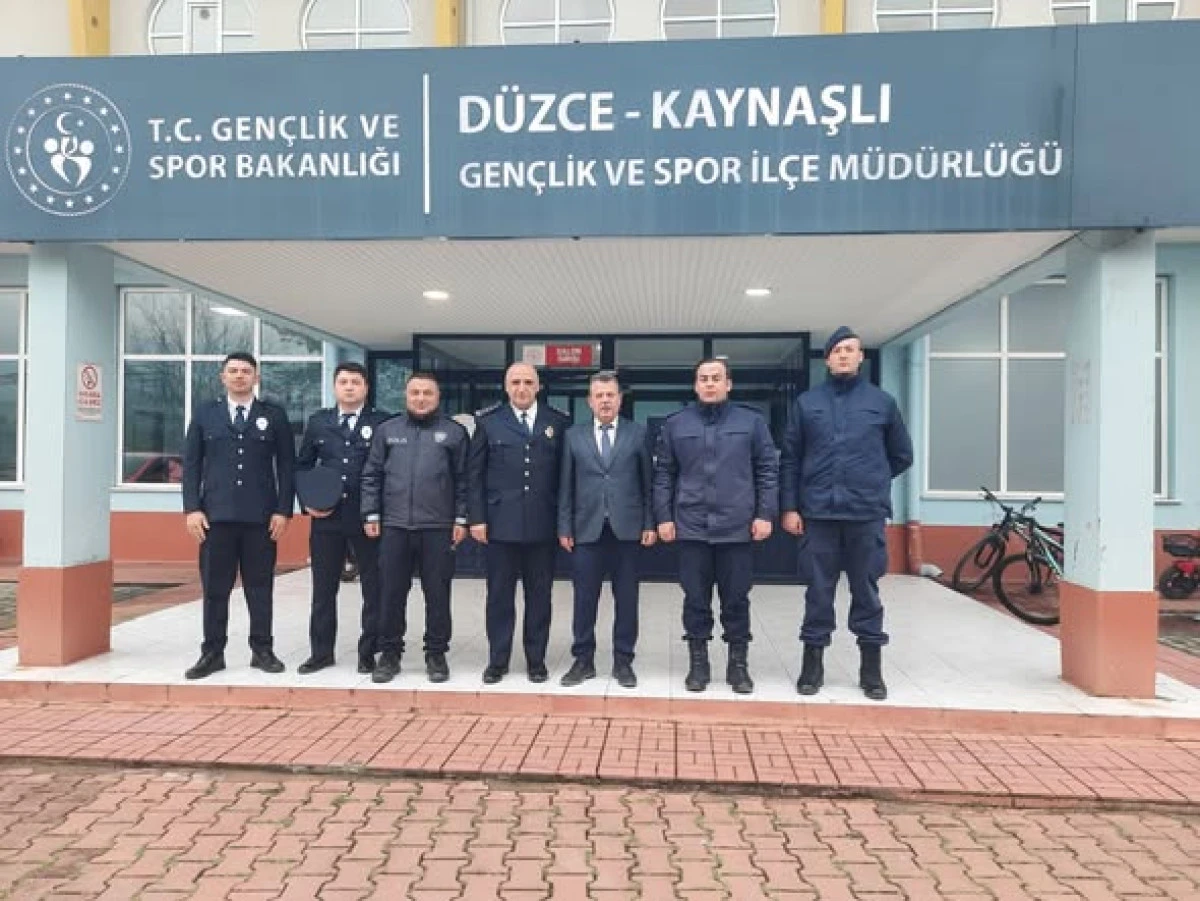 Kaynaşlı&rsquo;da Polis Haftası&rsquo;na &Ouml;zel Futbol Coşkusu