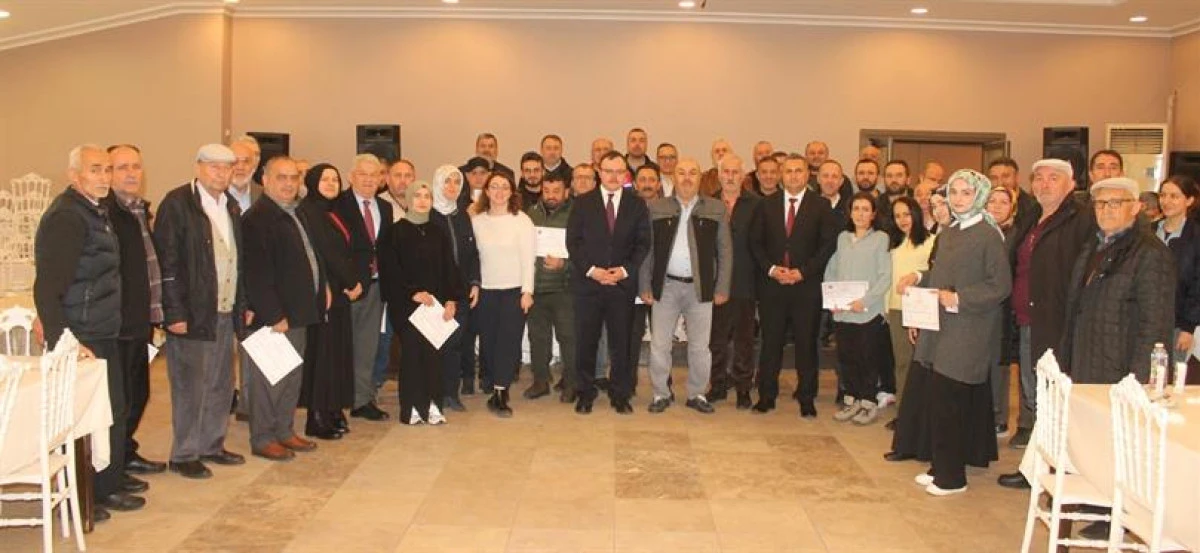 KAYNAŞLI&rsquo;DA &Uuml;RETİCİLERE SERTİFİKALARI T&Ouml;RENLE VERİLDİ
