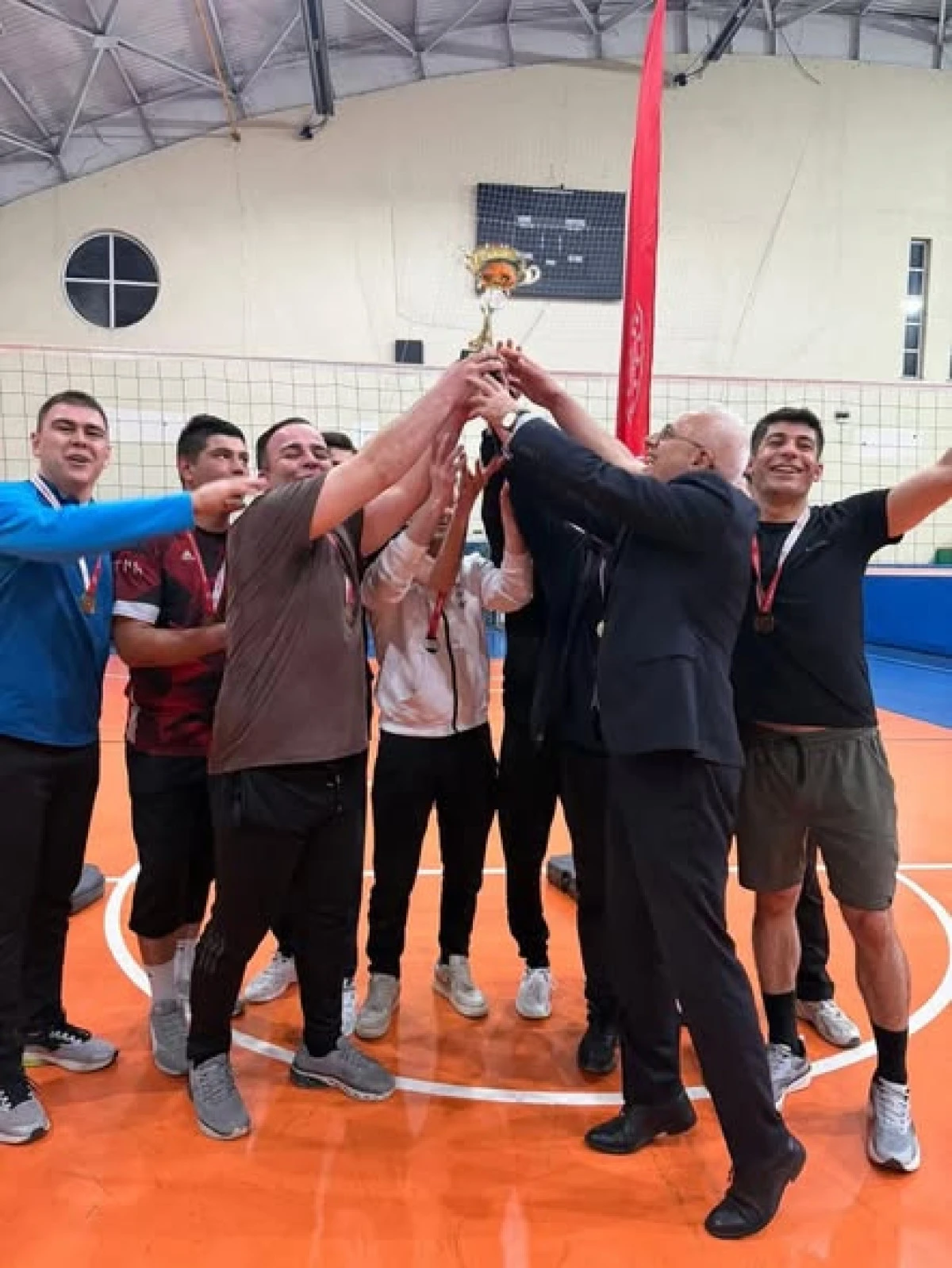 Kaynaşlı&rsquo;da Voleybol Heyecanı Zirve Yaptı: Şampiyon Jandarma