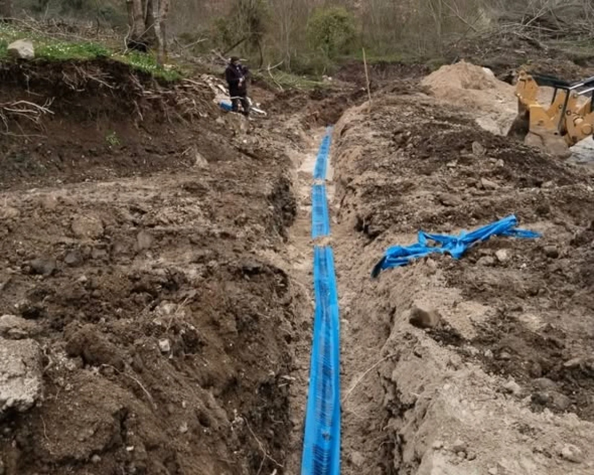 KEMERKASIM GRUBU İ&Ccedil;ME SUYU PROJESİ BAŞLADI: 3 K&Ouml;Y DAHA SAĞLIKLI SUYA KAVUŞACAK