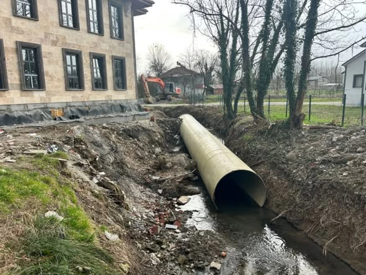 Kızılcık K&ouml;y&uuml;&rsquo;nde Dere Islah &Ccedil;alışması Başladı