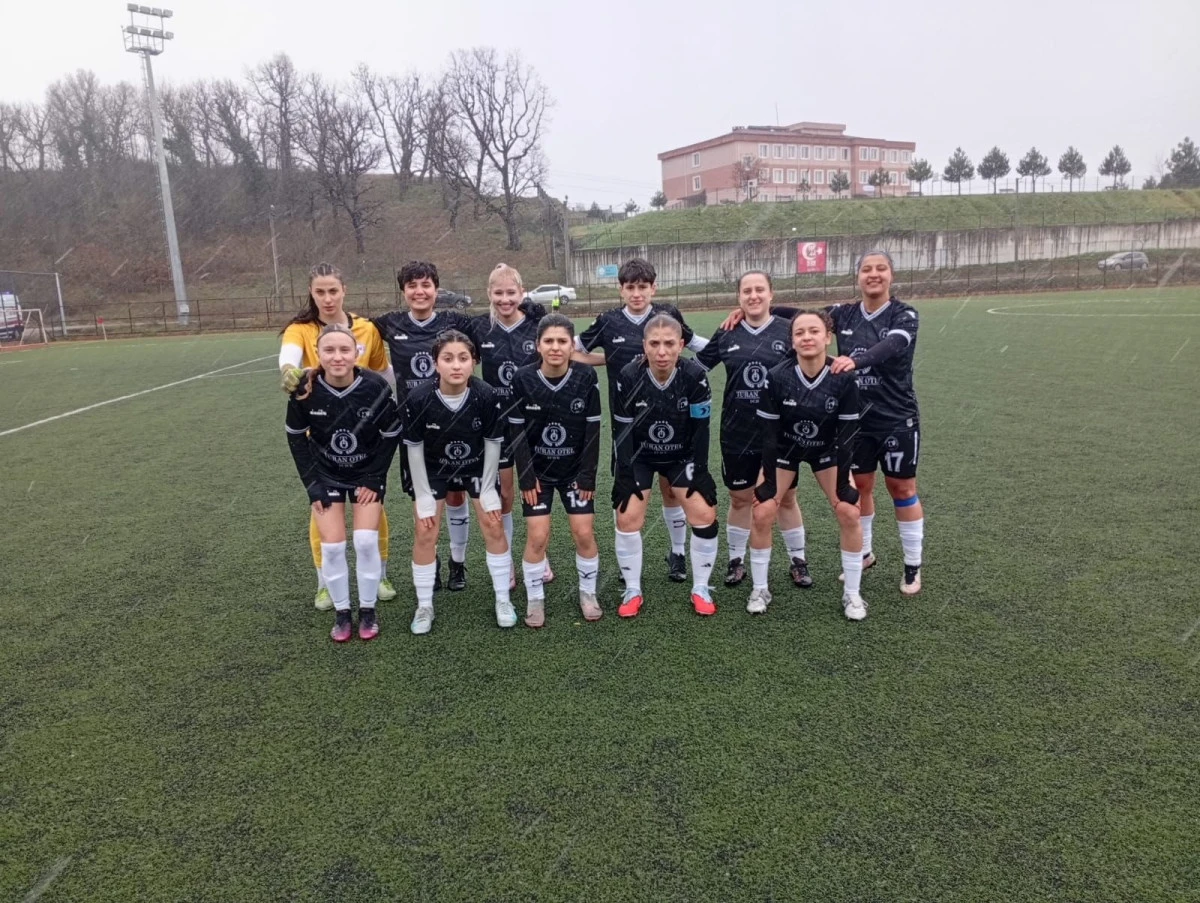 KIZLARIMIZ LİGİN SONUNCUSUNA YENİLDİ