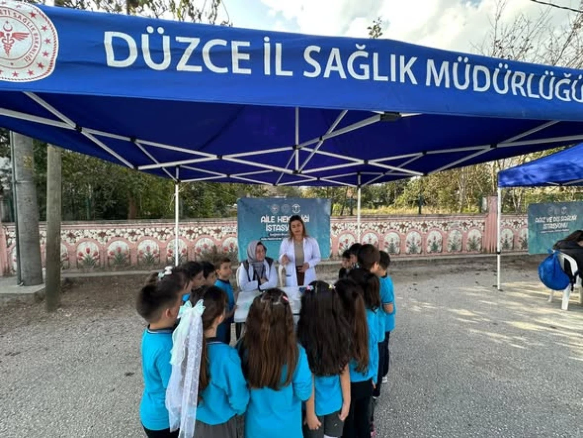Konuralp İlkokulunda &lsquo;&lsquo;Sağlıklı &Ccedil;ocuk Sağlıklı Gelecek&rdquo; etkinliği d&uuml;zenlendi.