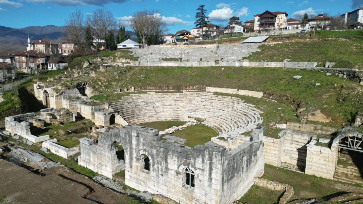 KONURALP&rsquo;E YENİ M&Uuml;ZE VE ANTİK TİYATRO RESTORASYONU M&Uuml;JDESİ