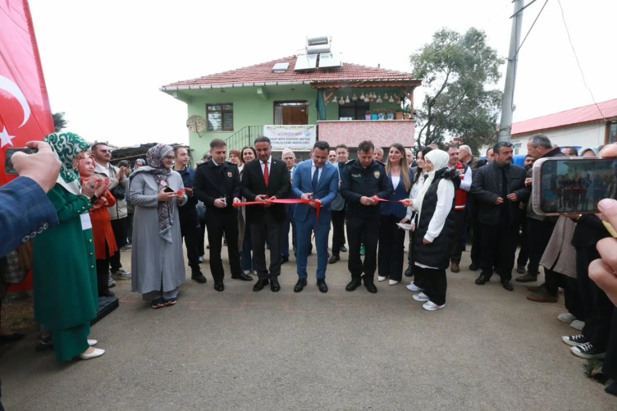 K&Ouml;YLERDEYİZ SERGİSİ D&Ouml;NGELLİ K&Ouml;Y&Uuml;&rsquo;NDE A&Ccedil;ILDI