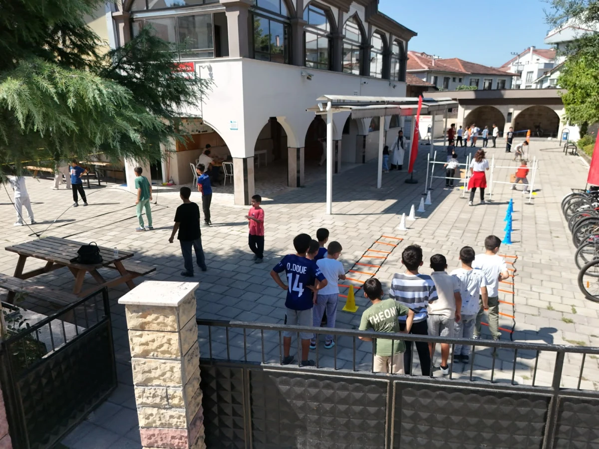 KUR&rsquo;AN KURSU &Ouml;ĞRENCİLERİ KEYİFLİ ZAMAN GE&Ccedil;İRDİ 