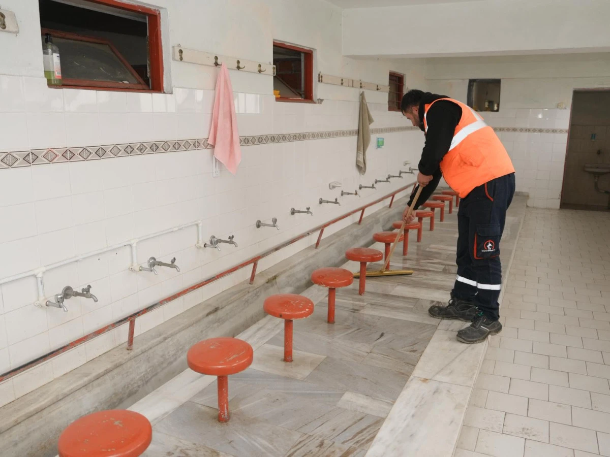 MEZARLIKLAR VE CAMİLER TEMİZLENİYOR