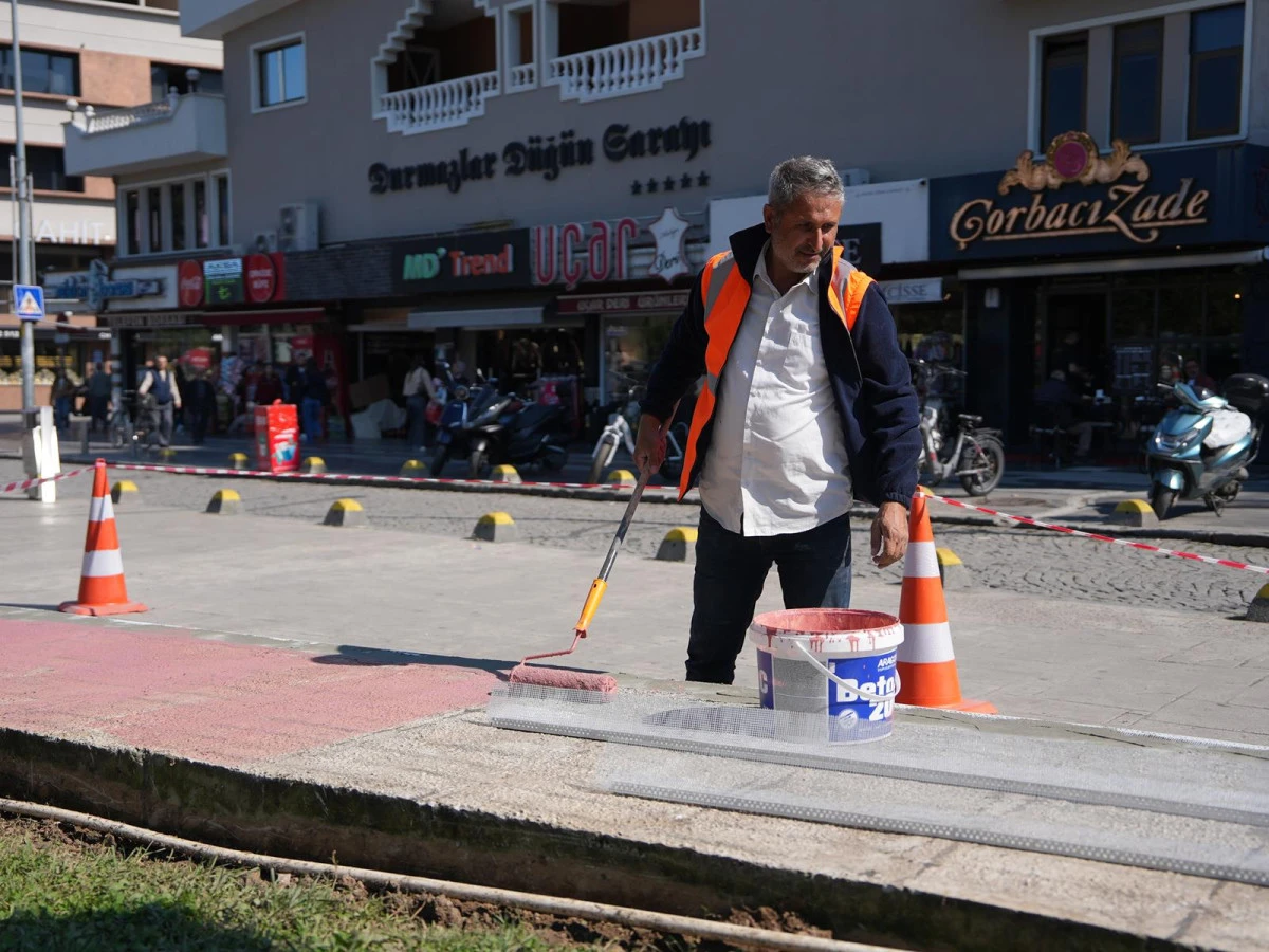 MİLLET BAH&Ccedil;ESİNDEKİ OTURMA ALANLARI YENİLENDİ
