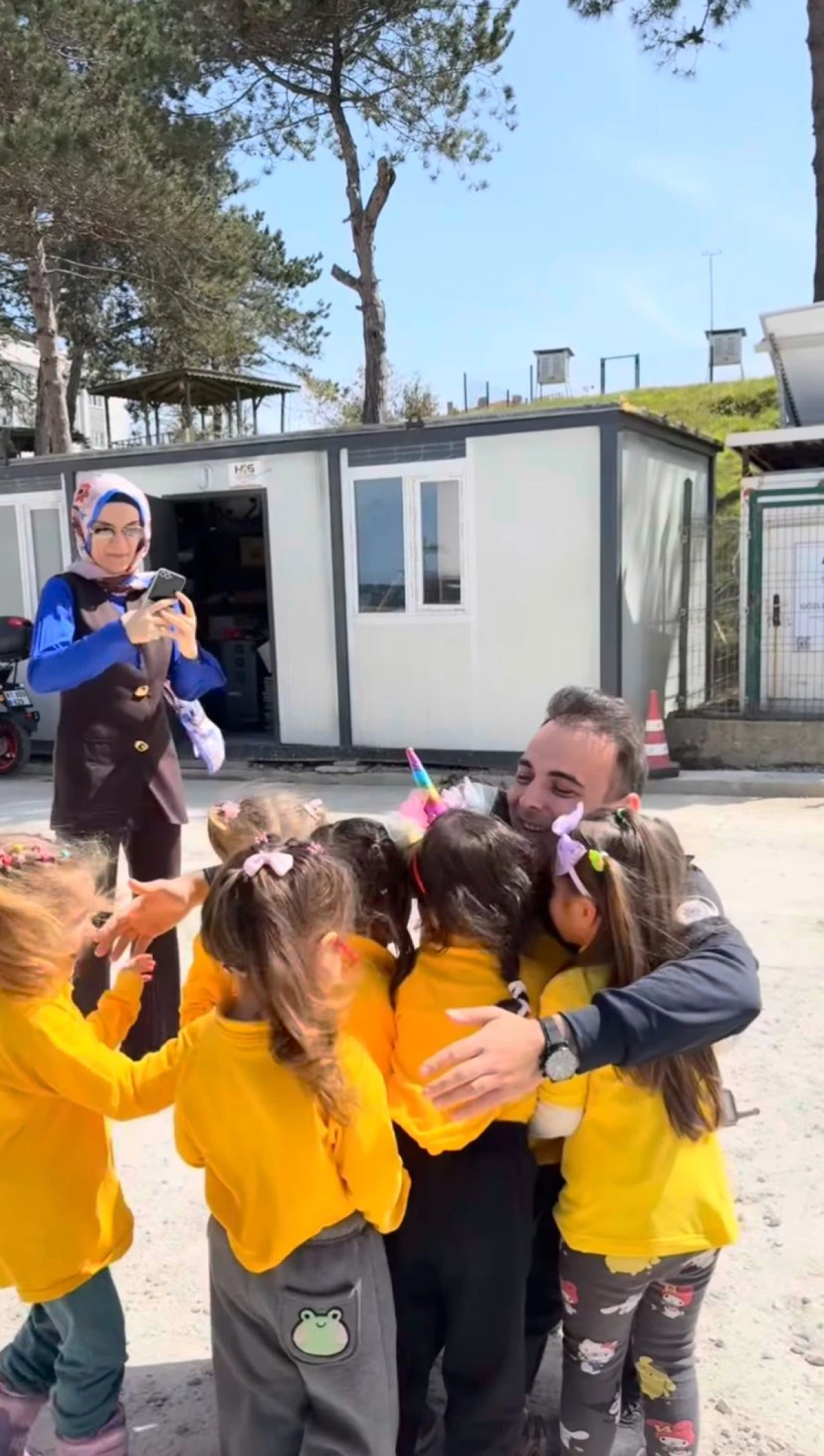 MİNİKLERDEN POLİSE ANLAMLI ZİYARET