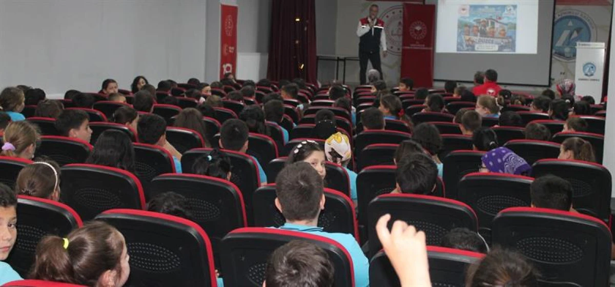 &Ouml;ĞRENCİLERE SAĞLIKLI GIDA VE S&Uuml;RD&Uuml;R&Uuml;LEBİLİR BALIK&Ccedil;ILIK KONULARINDA BİLGİLENDİRME YAPILDI
