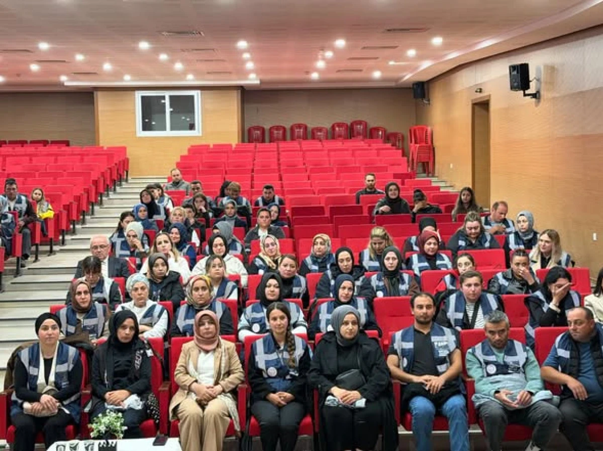Okul Bah&ccedil;e G&ouml;revlileri Uyum Eğitimi Ger&ccedil;ekleştirildi