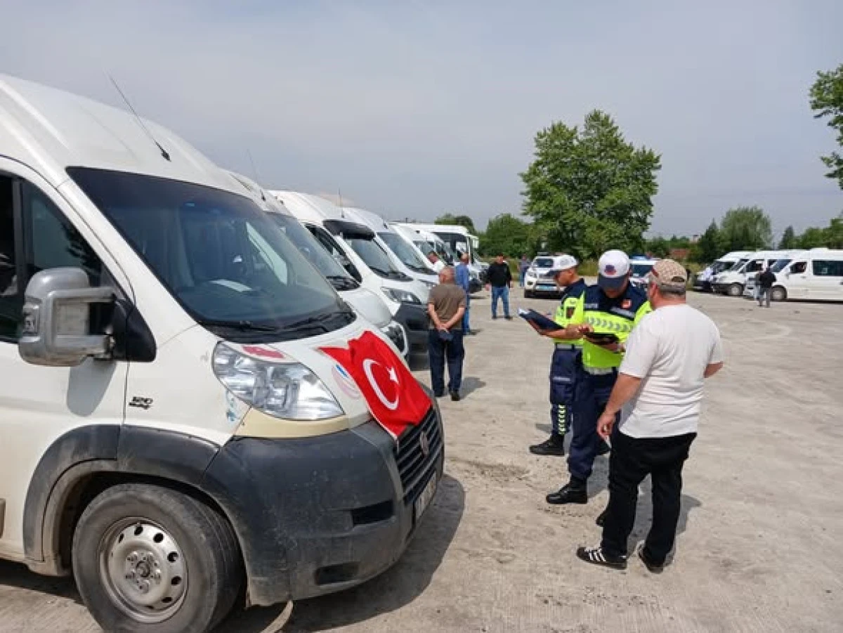 OKUL SERVİS ARA&Ccedil;LARI DENETİMİ S&Uuml;R&Uuml;YOR
