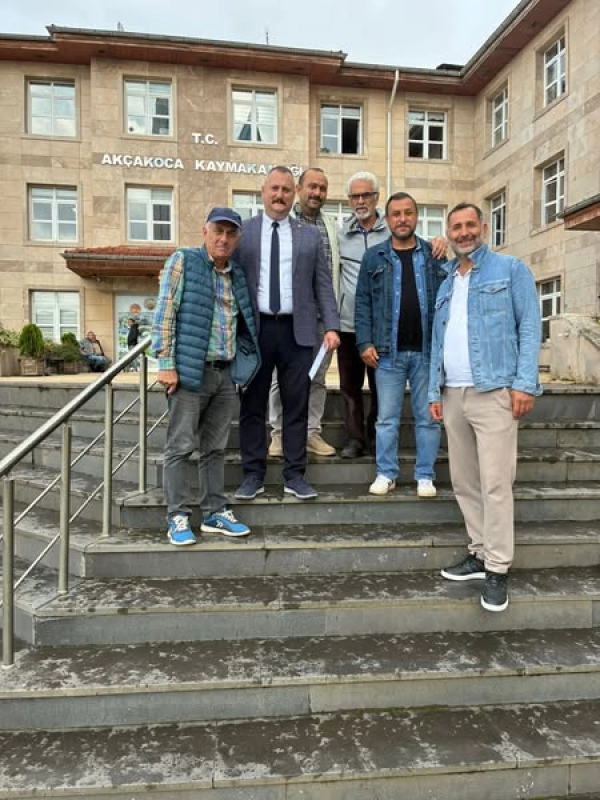 Orçun Deniz, mazbatasını alarak göreve başladı