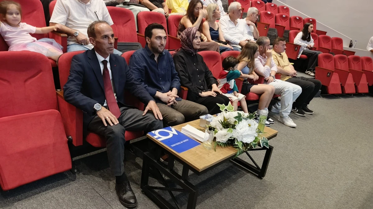 (G&ouml;r&uuml;nt&uuml;l&uuml;) ORHAN &Ouml;ZDEMİR FEN LİSESİ'NDE H&Uuml;Z&Uuml;NL&Uuml; MEZUNİYET T&Ouml;RENİ